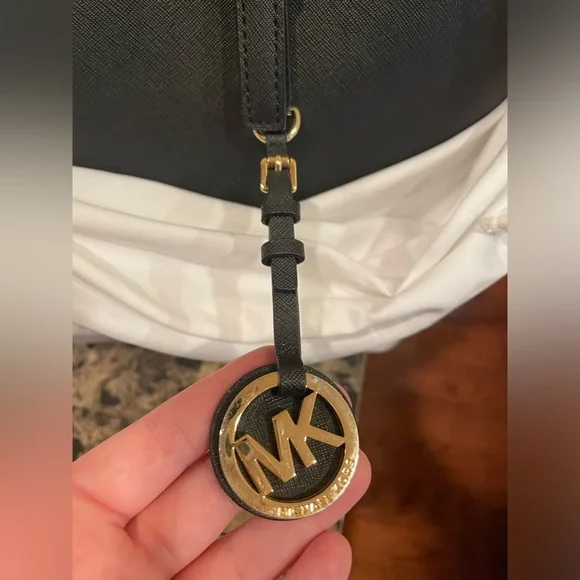 Michael Kors Jet Set Carryall Tote in Black - Picture 13 of 14